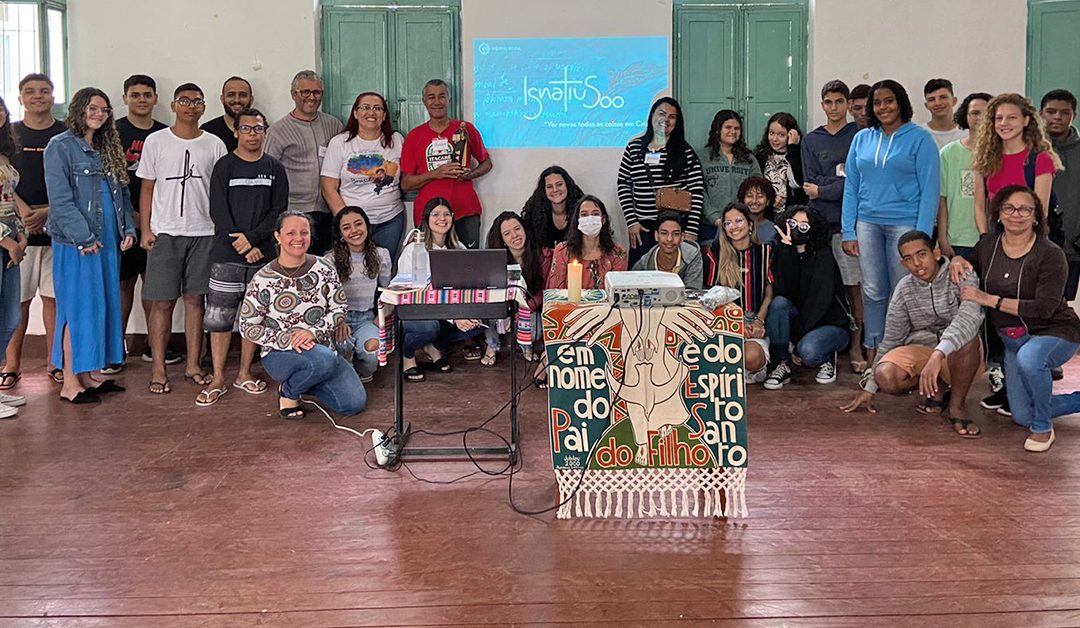Jovens participam de Formação sobre Santo Inácio e a Espiritualidade Inaciana